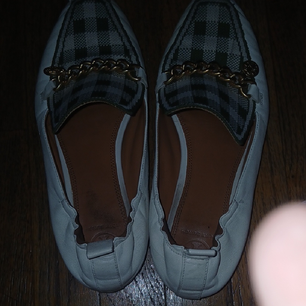 Tory Burch White and Gold Chain Loafers